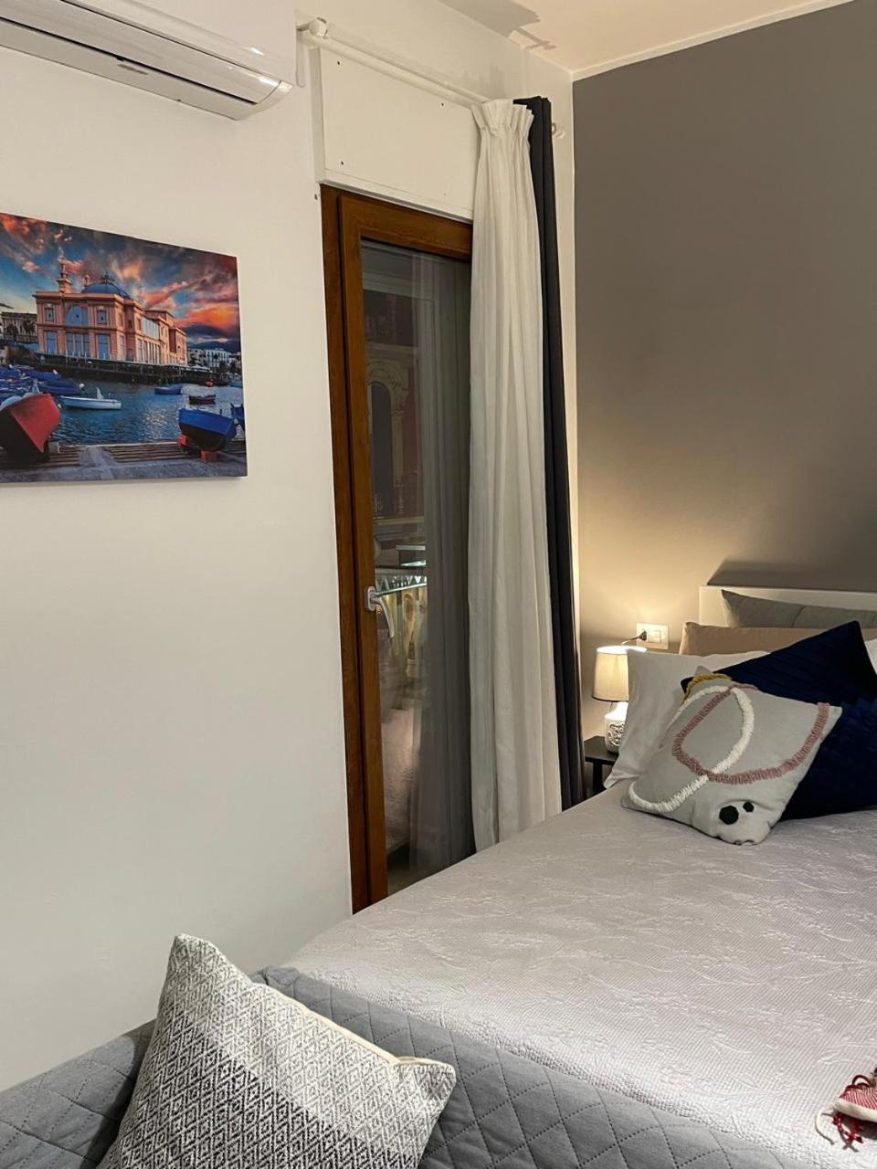 Margherita Apartment Барі Екстер'єр фото