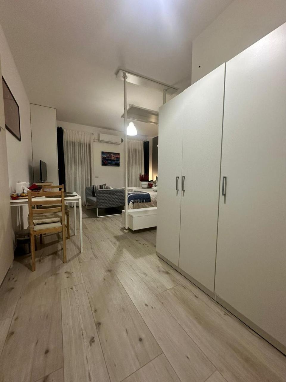Margherita Apartment Барі Екстер'єр фото