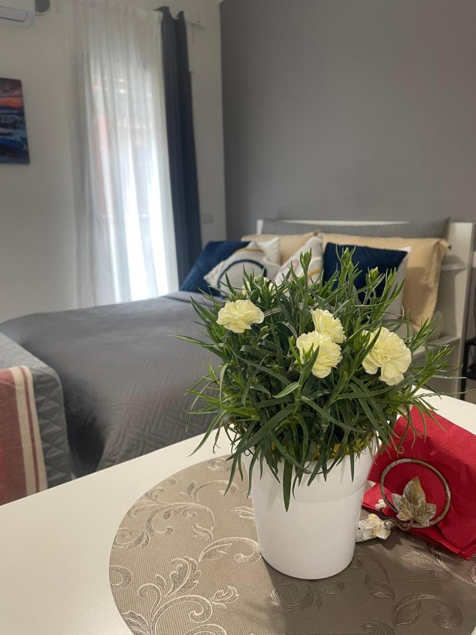 Margherita Apartment Барі Екстер'єр фото