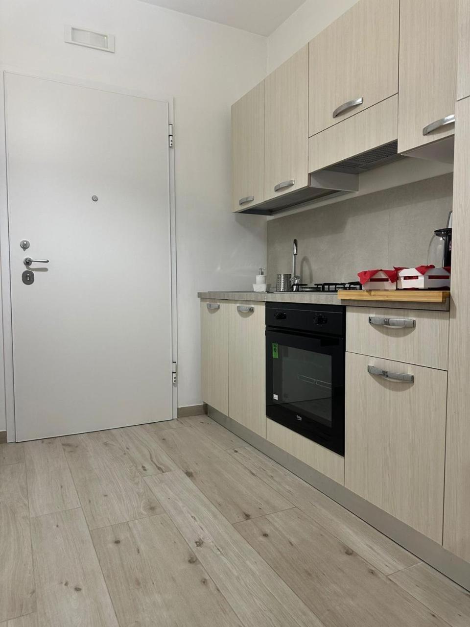 Margherita Apartment Барі Екстер'єр фото